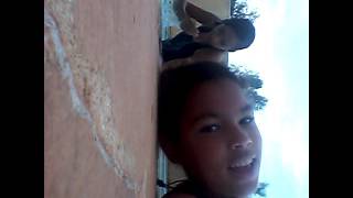 Crianças Vs Adolescentena Piscina