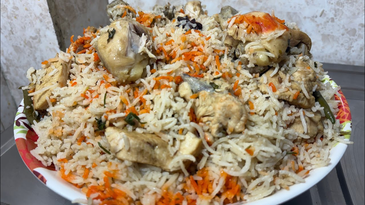 Muradabadi yakhni chicken dum biryani || bohot hi laziz recipe || in our style #Thekitchenqueen