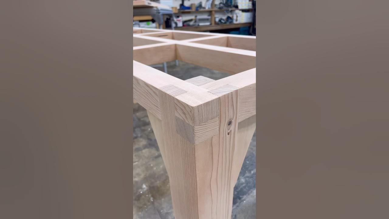 Corner table joint with two kinds of Titebond glue woodworking maker