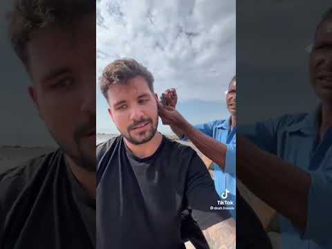 Ear Cleaning on the Street in India 🇮🇳