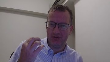 AWS Elasticbeanstalk / Code Pipeline / ECS versus Lambda