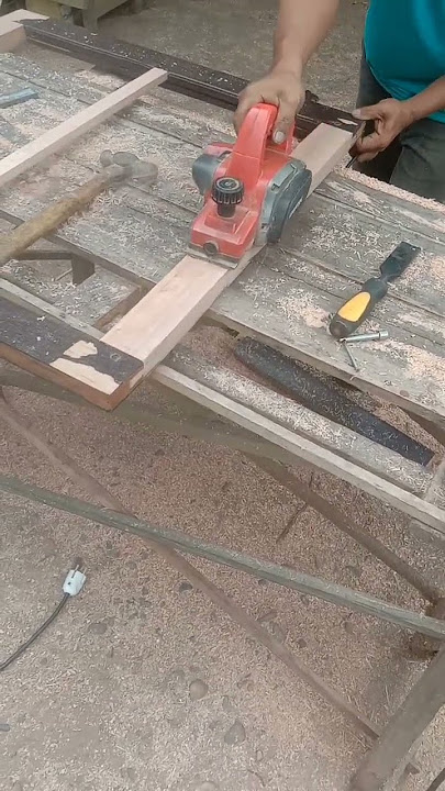 mesin serut kayu