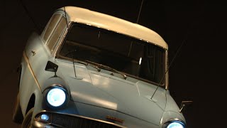 Harry Potter in Ford Anglia 105E