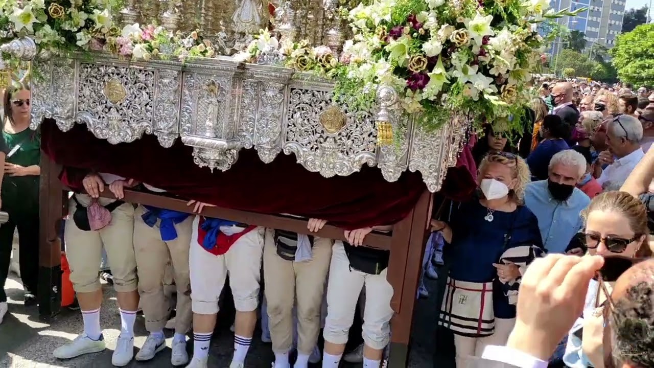 Virgen del Rosario de San Pablo por la Avenida de Pedro Romero el Sábado Santo - Siempre Macarena