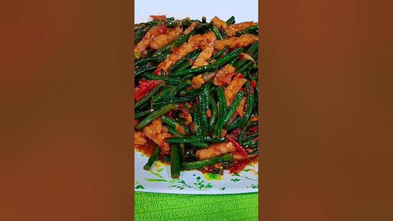 Tumis kacang panjang dan  tempe pedas manis..