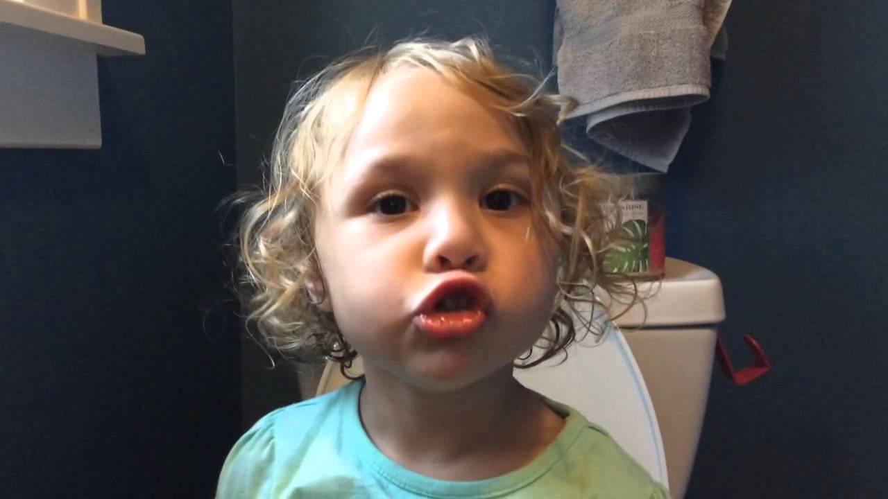 Harper sings the ABC's - YouTube