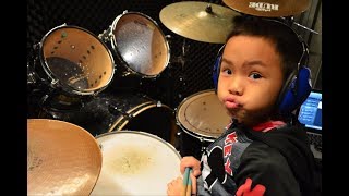 We Will Rock You (Glee Cast Version) 5yrs old kid drumming