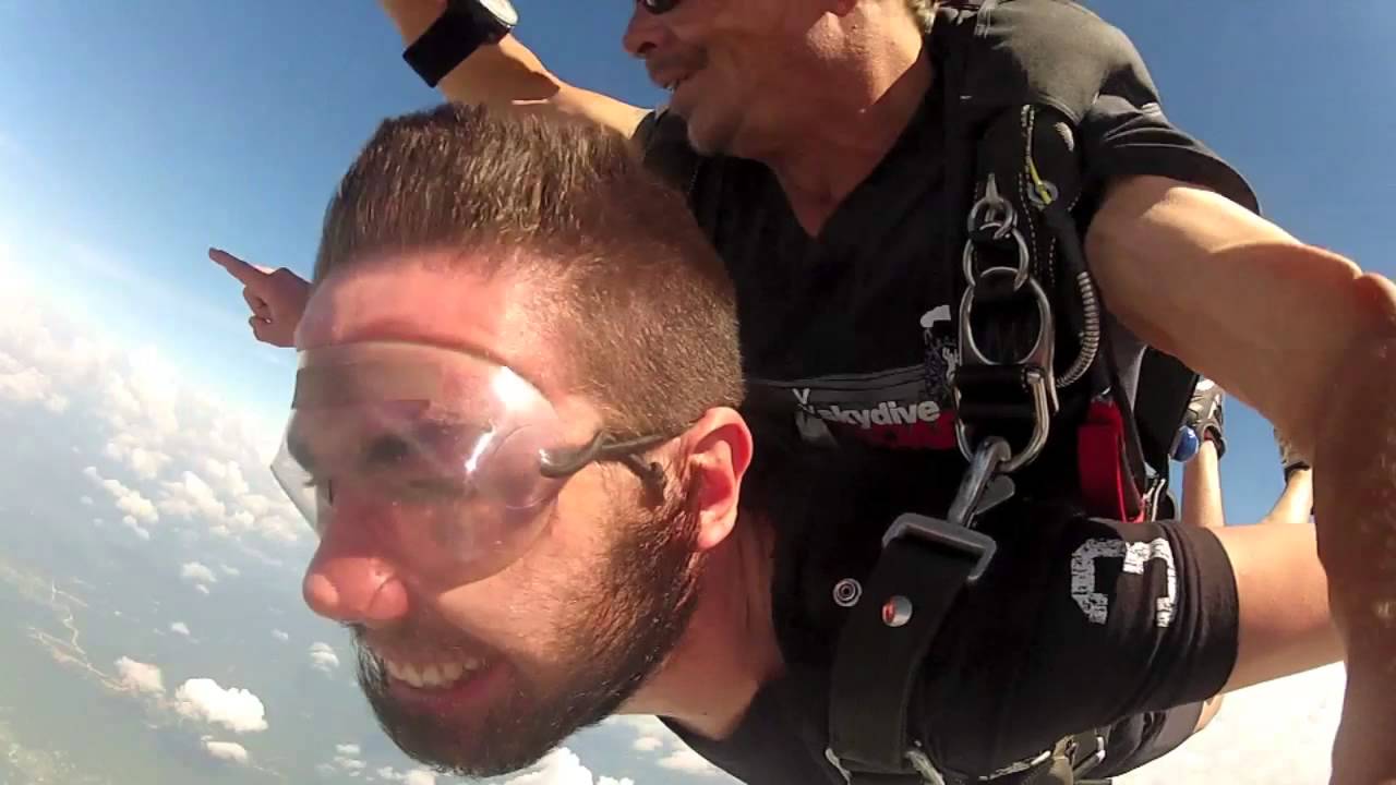 Dakota of Ft wayne, IN goes skydiving! YouTube