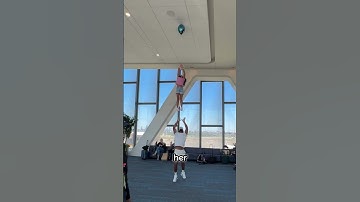 Hij dacht dat het een ballon was… (@rolandpollard)