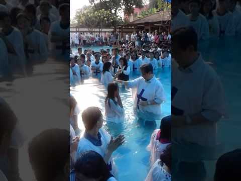 Video: Apa yang dibayar orang tua baptis pada pembaptisan katolik?