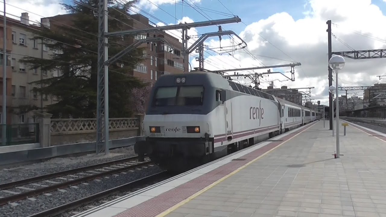 Trenes en la estación de Palencia