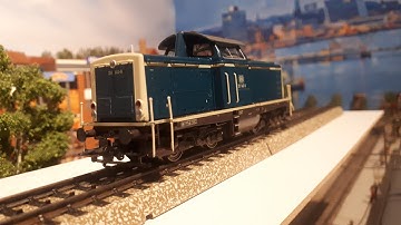 Die kleine Märklin Bundesbahn-Anlage. Ein Neuzugang: Br 211 140-9. 