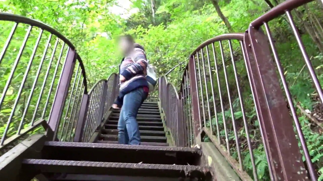生瀬滝への道　袋田の滝の上流にある滝