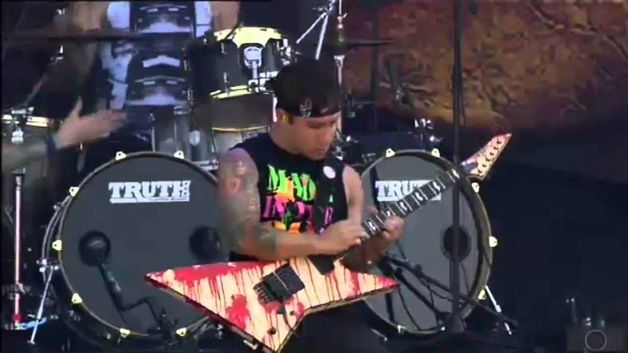 Atreyu Live @ Graspop 2010 - Right Side of The Bed