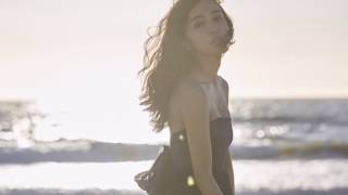 板野友美 4th写真集Wanderer ランジェリー姿でありのまま 自然体の色気に酔いしれる