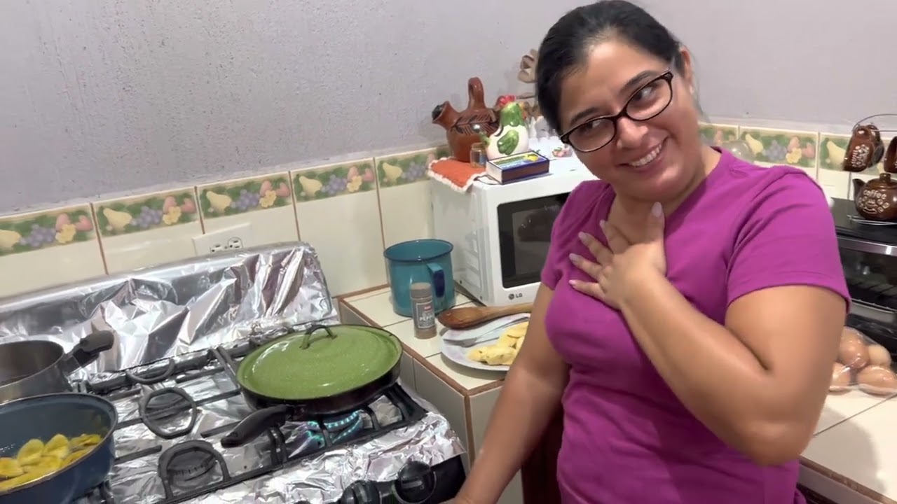 🇬🇹 Mamá Lela y Maricely preparando un rico desayuno a Yo Soy Willy 😋