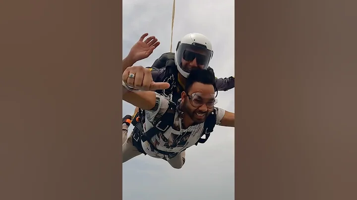 ✈️Skydive Dubai - Skydiving over the PalmJumeirah! 🌴