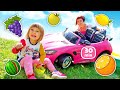 Jeux avec bianca et ses voitures pour enfants vlog famille avec des jouets pour les petits