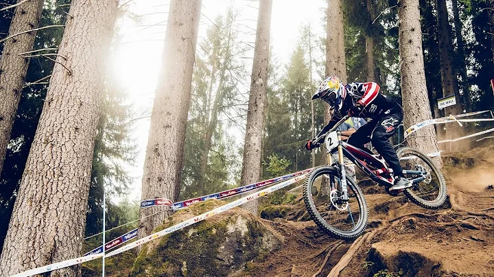 Mountain Bike Legend Aaron Gwin Rips Moto & MTB! |...