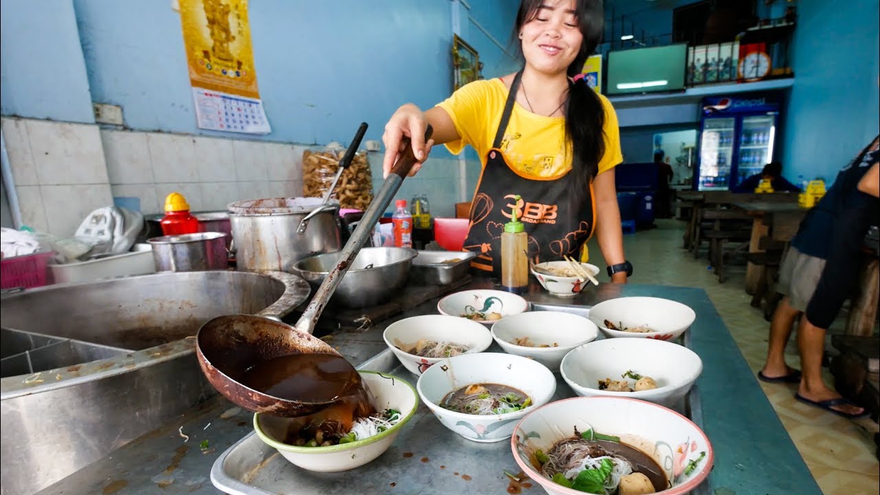 Top 5 Thai STREET FOOD Noodle Dishes to Try in Bangkok, Thailand - with Mike Chen! | Mark Wiens