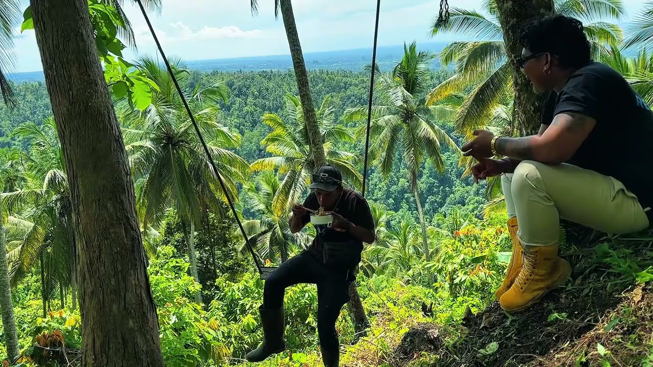MAKAN SAMBIL NGORTO DI KEBUN PAK DEK BANTUG 
