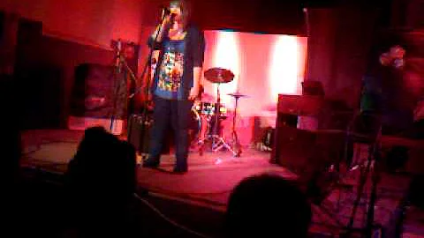amy clancy singing warwick avenue