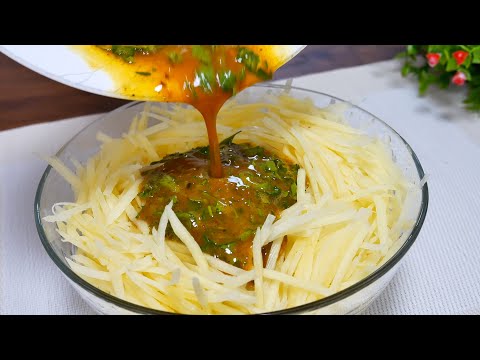 Просто залейте картофель яйцами! 200 лет готовят этот рецепт!