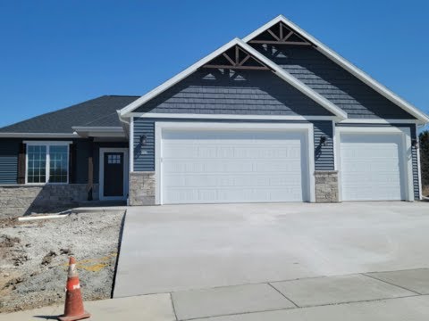 305 Riverside Ct, Theresa, WI home video tour