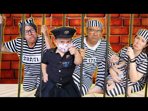 MC Divertida finge