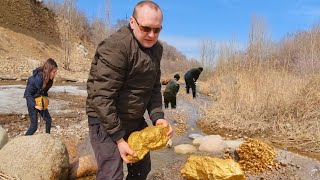 This Crazy Girl Found Gold Nugget Over 90 kg