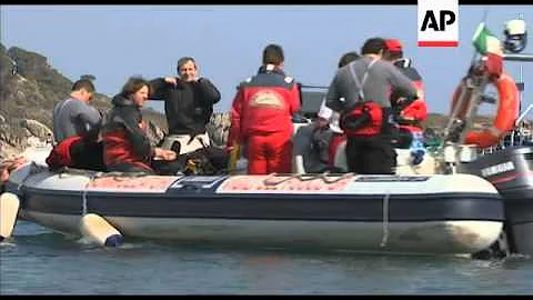 Divers to retrieve more bodies from wrecked cruise liner, family comment