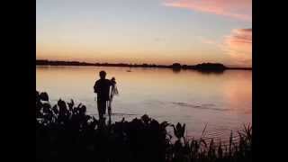 Paraguay 2014 , pêche  à l'épervier dans le rio Paraguay