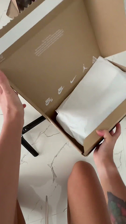 Unpacking Nike Airmax from official store in LAZADA