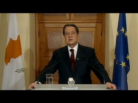 الرئيس القبرصي نيكوس اناستاسيادس القبول بالخطة