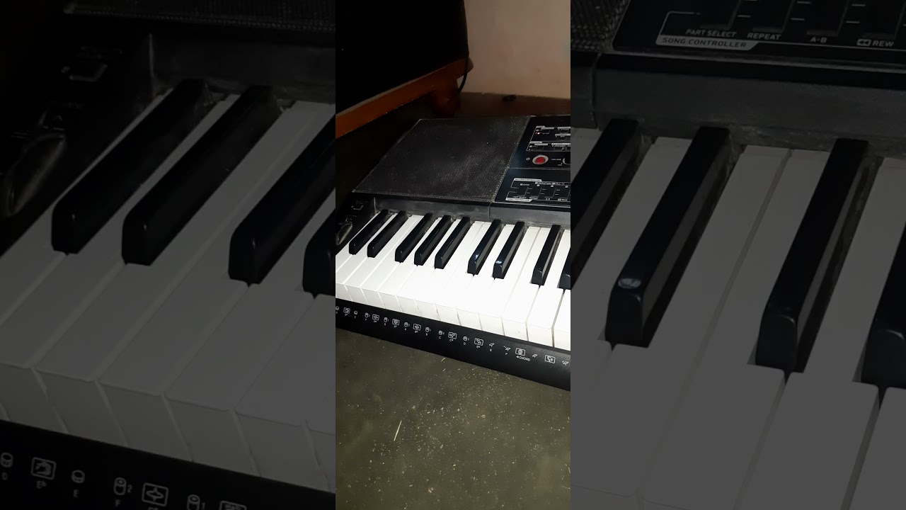 playing Kendrick Lamar's humble on keyboard(went wrong)