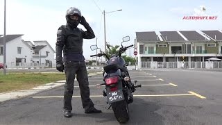 2015 Kawasaki Vulcan S 650 stock / standard / original / OEM exhaust(Brief sound check of the new Kawasaki Vulcan S. www.autoshift.net., 2015-07-21T00:00:00.000Z)