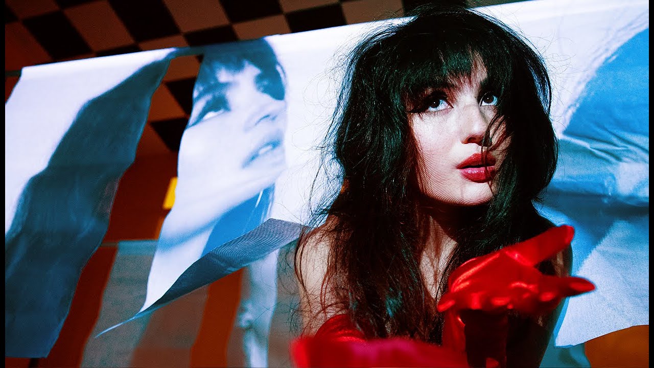 在 YouTube 上观看 Niina Soleil - Happy Pills (Music Video) 在 YouTube 上观看 Niina Soleil - Happy Pills (Music Video)