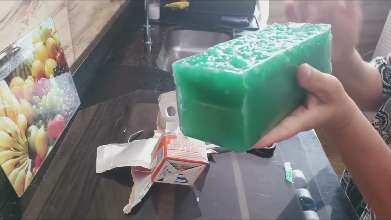 🔴 VOCÊ TEM ÁGUA E AÇÚCAR? VAMOS FAZER SABÃO SEM SODA NA CAIXA DE LEITE!! DURO E SUPER ESPUMANTE !