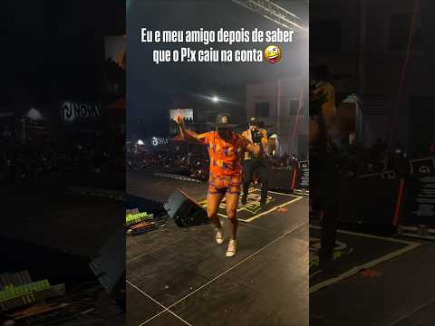 Eu e meu amigo depois de saber que o pix caiu na conta