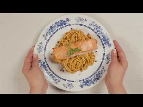 Video: Fettuccine Ar Lasi Zilā Siera Mērcē