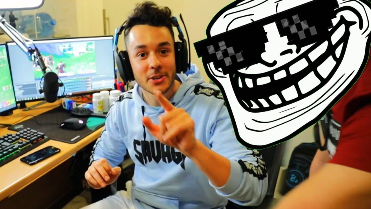 TROLEO A GREFG CUANDO ESTÁ EN DIRECTO *SALE BIEN* - AlphaSniper97 battle royale games online