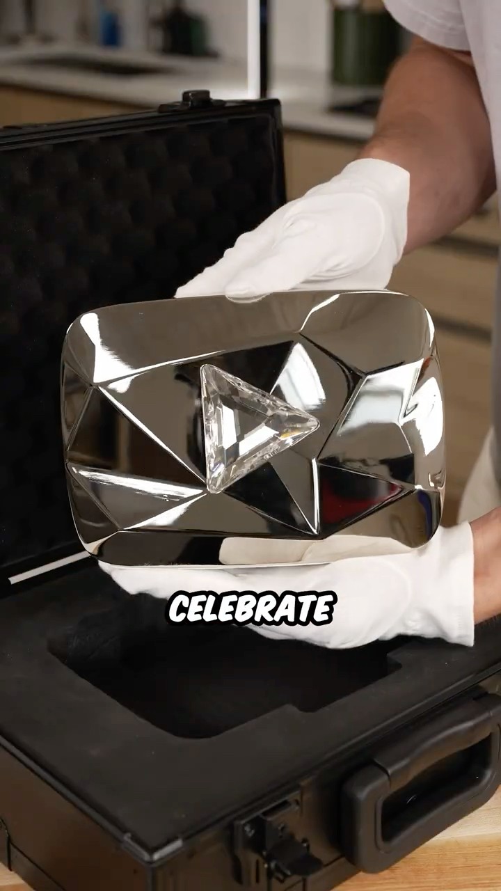 Subscribe For A Diamond!