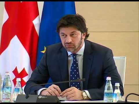 უსიტყვოდ.