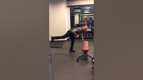 Dumbbell Ipsilateral Row 1 Arm 1 Leg