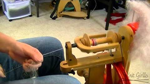 TheKnitGirllls Tutorial Series - How To Spin A Batt