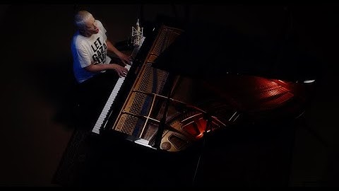 Annie Lennox - "Why? - For Gaza"  Live -  Together For Palestine