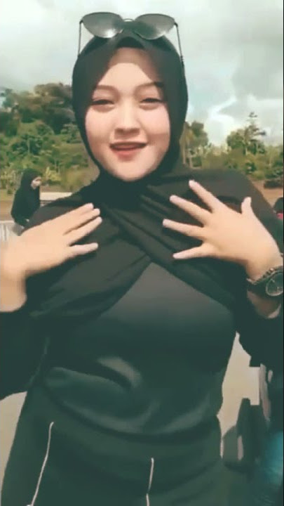 Black Hijab, Goyang'nya Ahh Mantab
