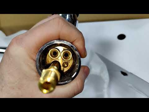 Кухонный смеситель Lemark LM3060C хром