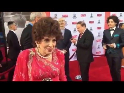 Video: Gina Lollobrigida Čistá hodnota: Wiki, vdaná, rodina, svatba, plat, sourozenci