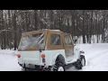 Jeep CJ7 sulla neve da ridere
